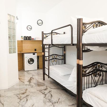 Jacob Hostel Jlm - Prime Location エルサレム エクステリア 写真