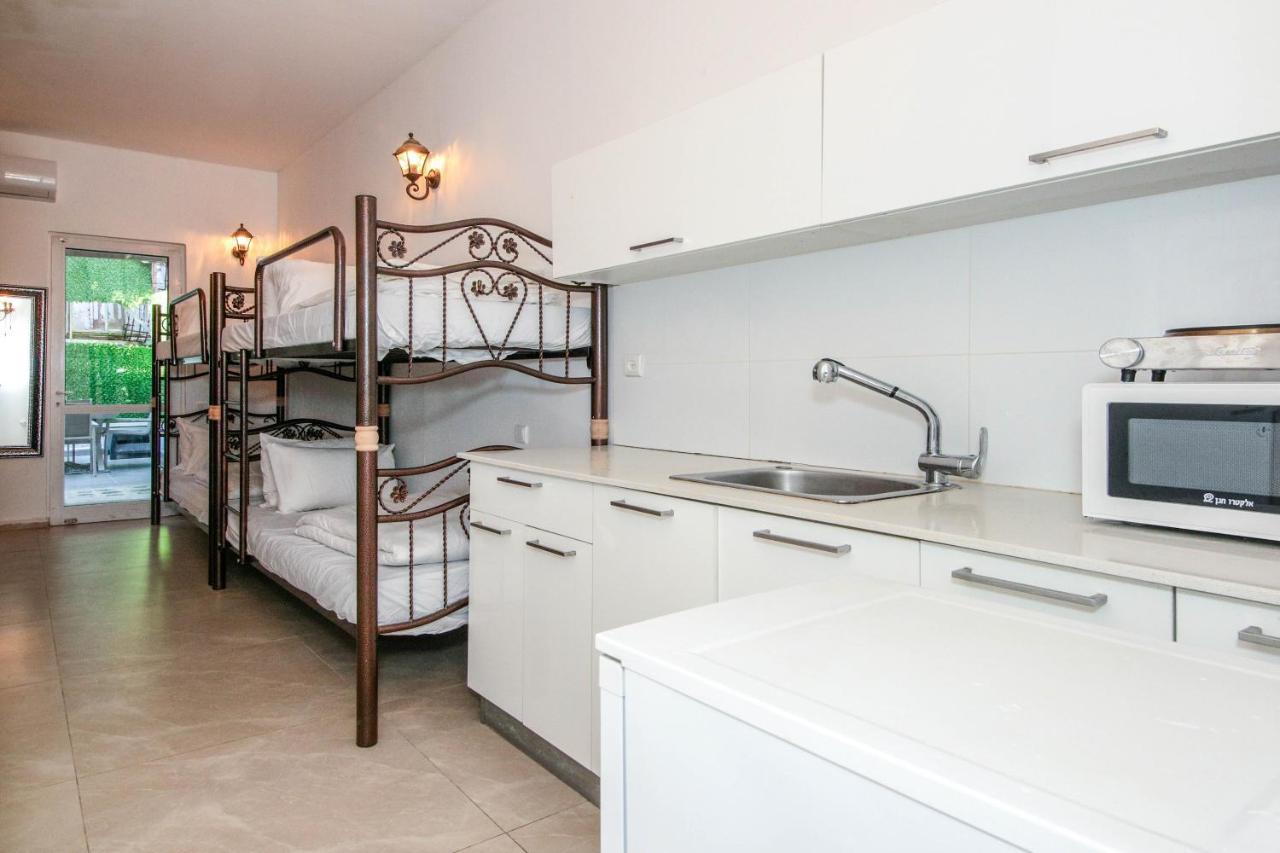 Jacob Hostel Jlm - Prime Location エルサレム エクステリア 写真