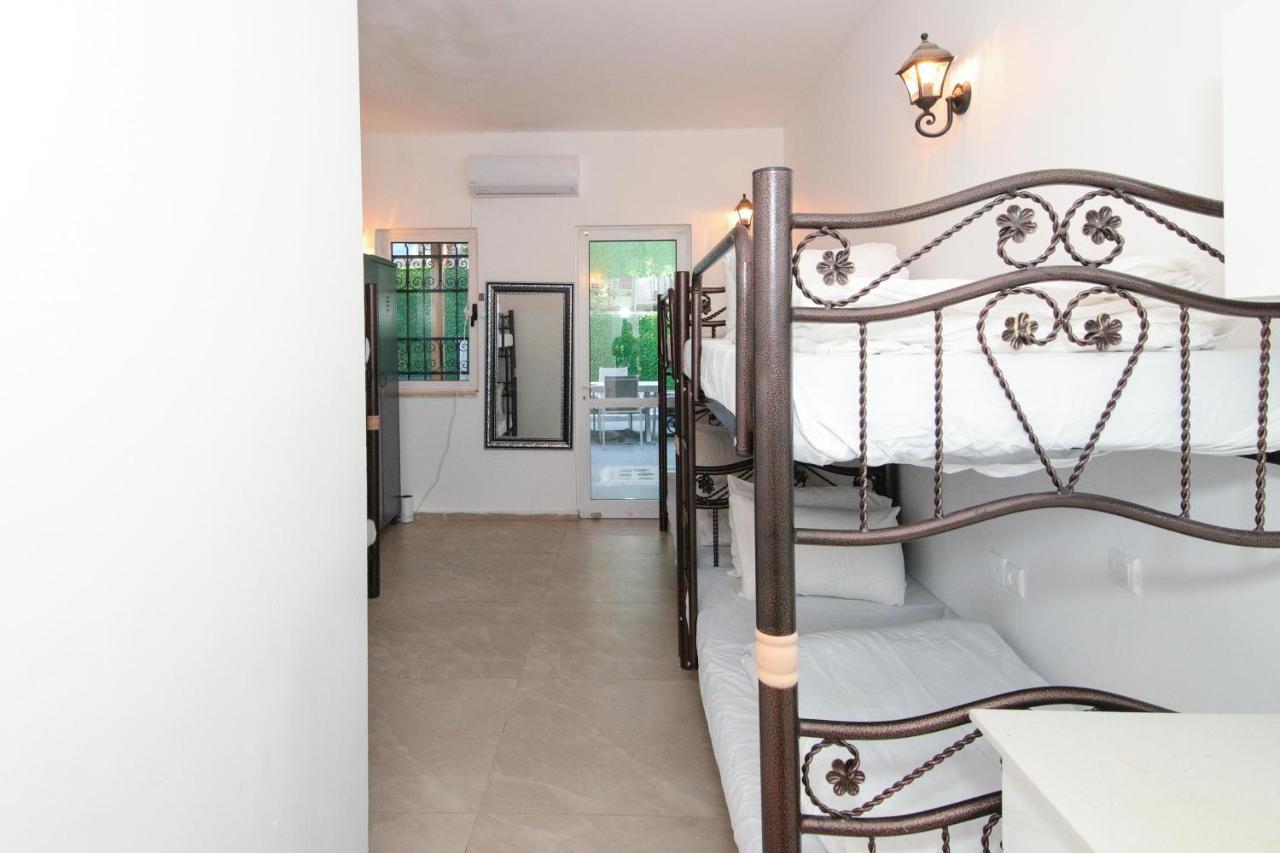 Jacob Hostel Jlm - Prime Location エルサレム エクステリア 写真