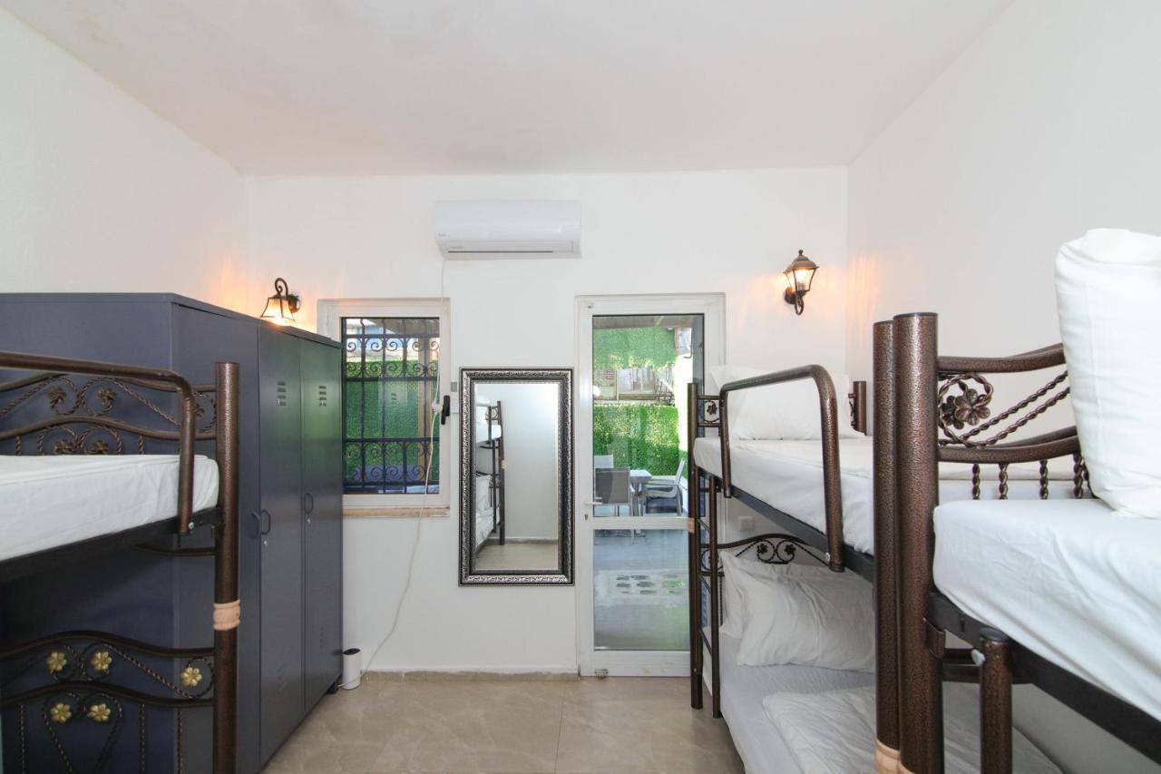 Jacob Hostel Jlm - Prime Location エルサレム エクステリア 写真