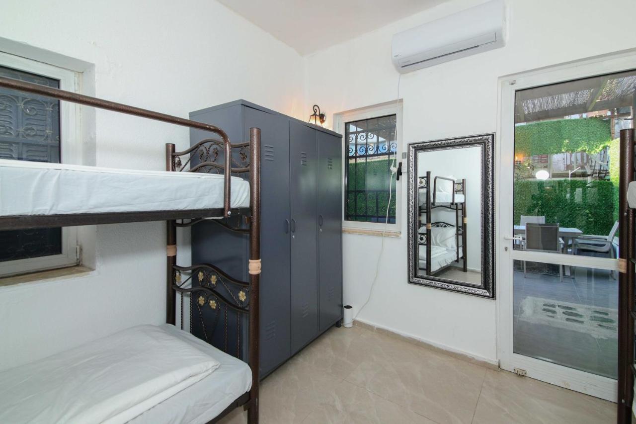 Jacob Hostel Jlm - Prime Location エルサレム エクステリア 写真