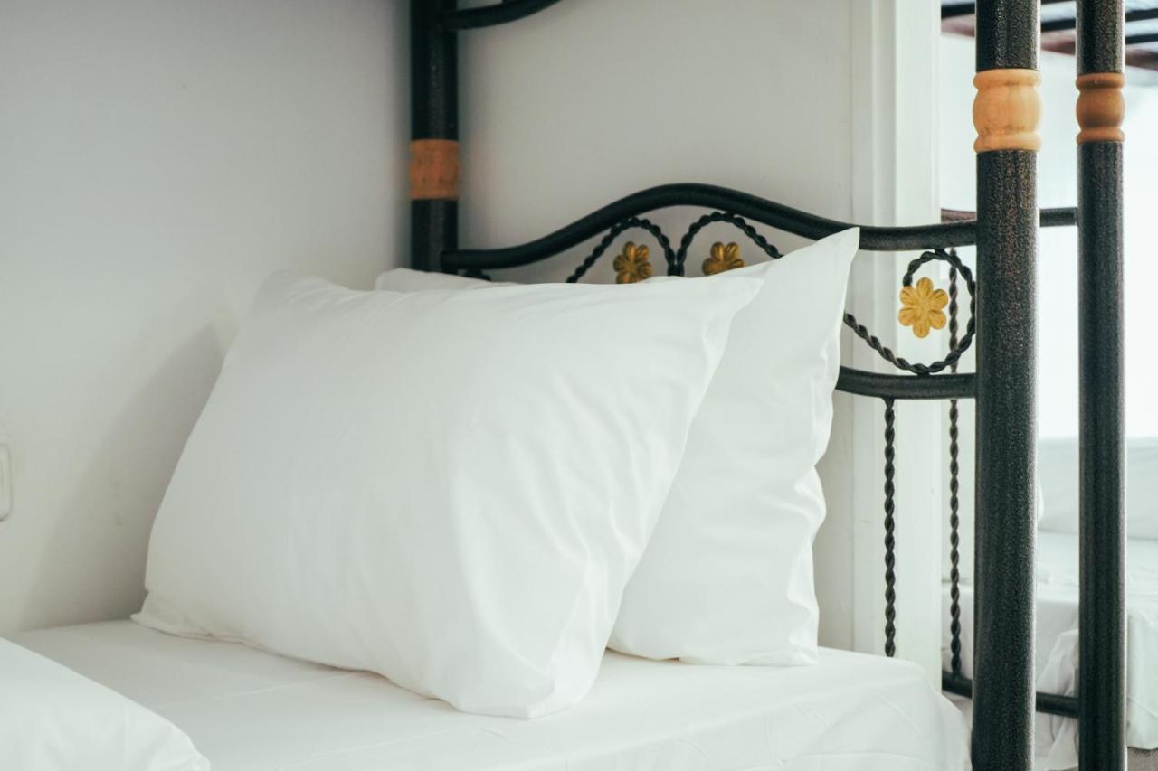 Jacob Hostel Jlm - Prime Location エルサレム エクステリア 写真