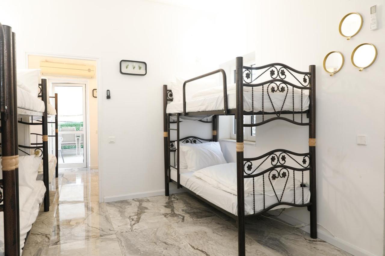 Jacob Hostel Jlm - Prime Location エルサレム エクステリア 写真